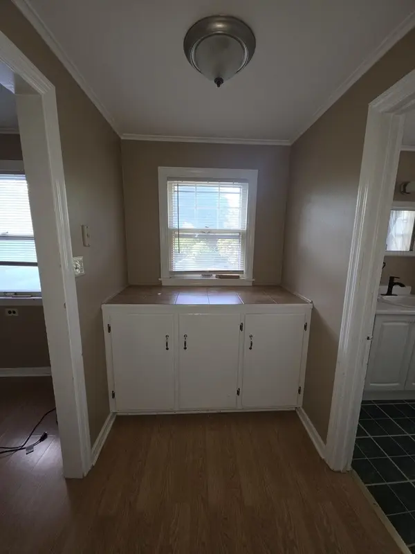 211 Edwards AVE #2, West Dundee, IL 60118