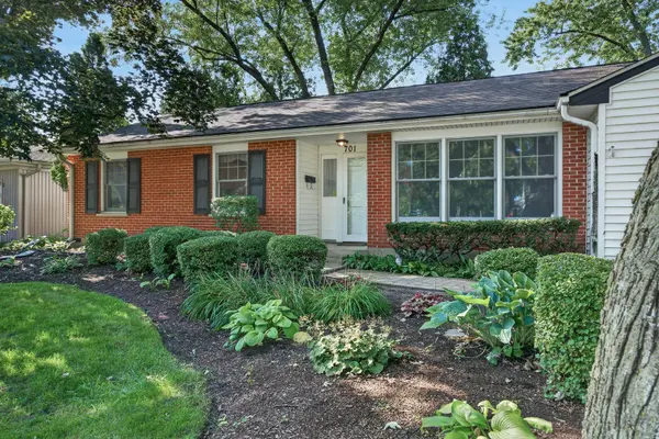 701 W Maude AVE, Arlington Heights, IL 60004