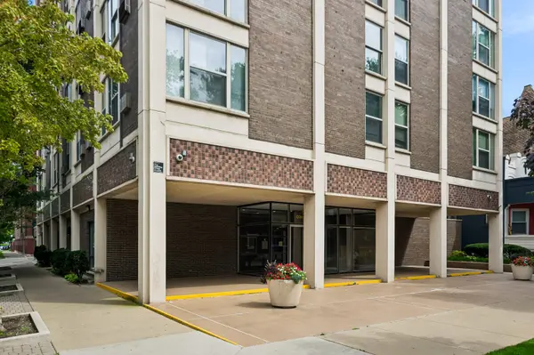 5401 S Hyde Park BLVD #401, Chicago, IL 60615