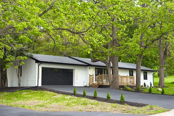 35W302 PINELANDS RD, St. Charles, IL 60174