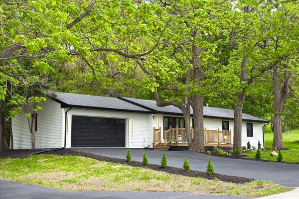 35W302 PINELANDS RD, St. Charles, IL 60174