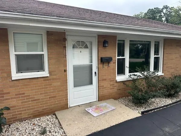 209 W Maple AVE #B, Mundelein, IL 60060