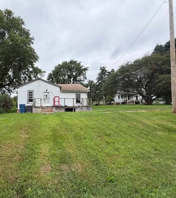 105 W Lincoln AVE, Arlington, IL 61312