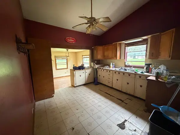105 W Lincoln AVE, Arlington, IL 61312