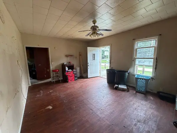 105 W Lincoln AVE, Arlington, IL 61312