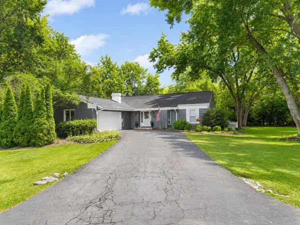 1716 Myrna CT, Sleepy Hollow, IL 60118
