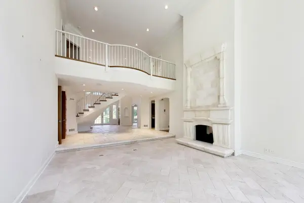 148 N Ahwahnee RD, Lake Forest, IL 60045