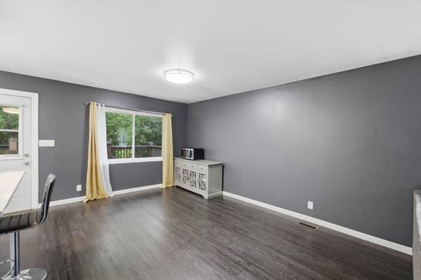 1204 Lincoln CT, Streamwood, IL 60107