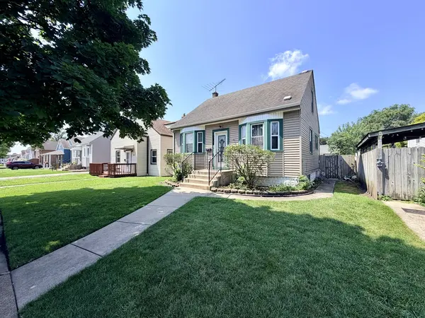 10806 S Whipple ST, Chicago, IL 60655