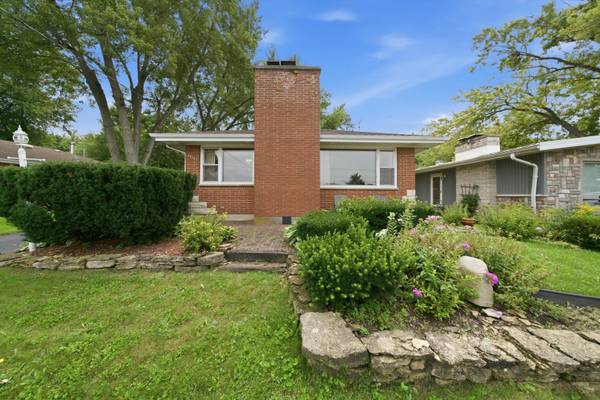 39181 N Cedar Crest DR, Lake Villa, IL 60046