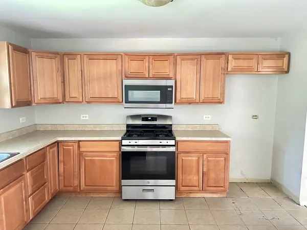 223 Indian TRL, Lake In The Hills, IL 60156