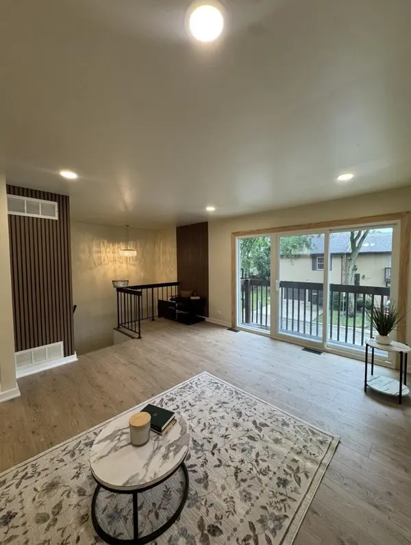 328 Ottawa DR, Bolingbrook, IL 60440