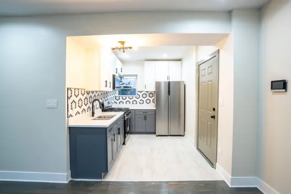 7948 S Evans AVE #2M, Chicago, IL 60619