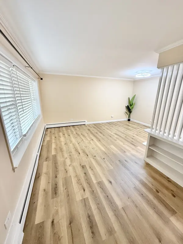 720 N Western AVE #4, Park Ridge, IL 60068
