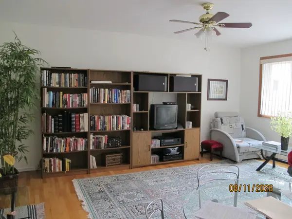 426 W Barry AVE #409, Chicago, IL 60657