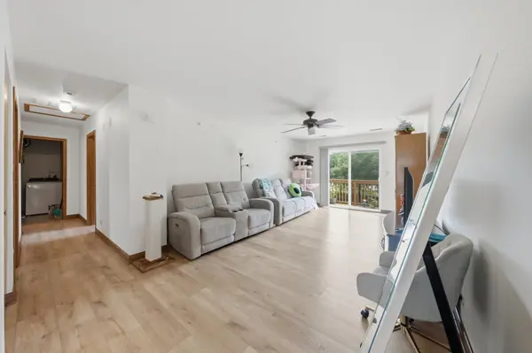 182 Aspen CT, North Aurora, IL 60542