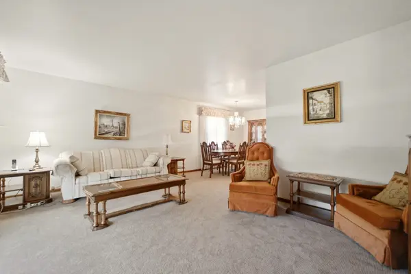 11607 S Avenue J, Chicago, IL 60617