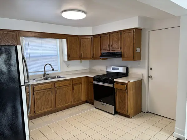 5700 W Montrose AVE #1-C, Chicago, IL 60634