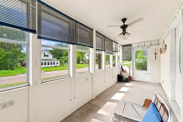 201 4th ST, New Boston, IL 61272