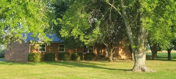8340 N Cherryville LN, Mt Vernon, IL 62864