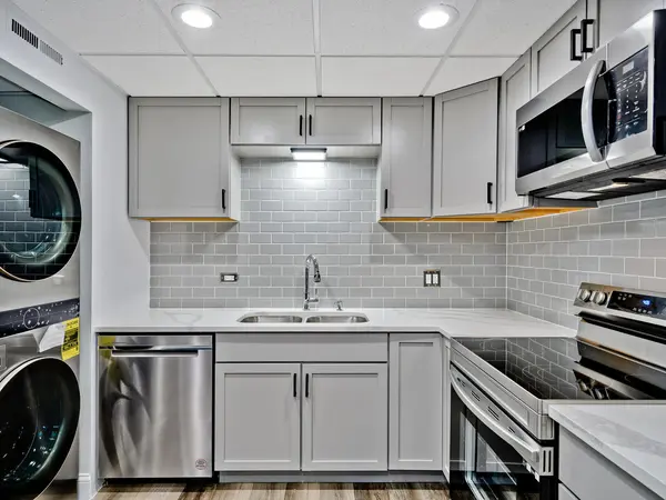 3849 N Parkway DR #2A, Northbrook, IL 60062