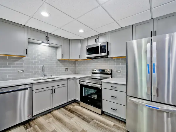 3849 N Parkway DR #2A, Northbrook, IL 60062