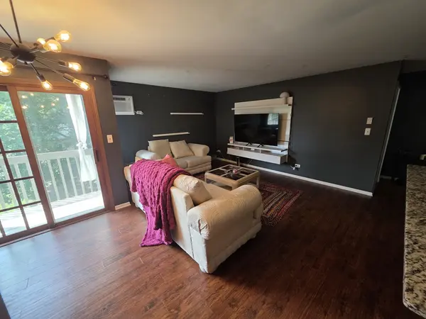 4402 W Shamrock LN #2B, Mchenry, IL 60050