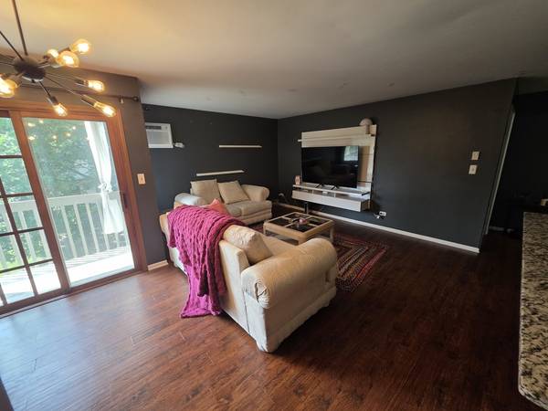 4402 W Shamrock LN #2B, Mchenry, IL 60050