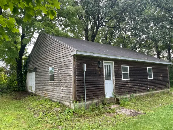 40W003 Russell RD, Elgin, IL 60124