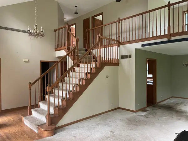 40W003 Russell RD, Elgin, IL 60124