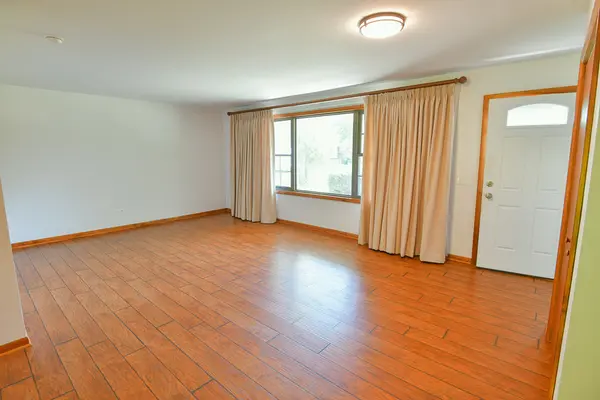 42886 N washington AVE, Winthrop Harbor, IL 60096