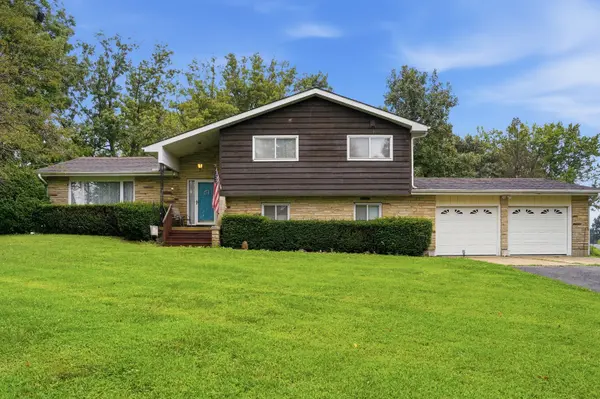 23853 Hazel RD, Sterling, IL 61081