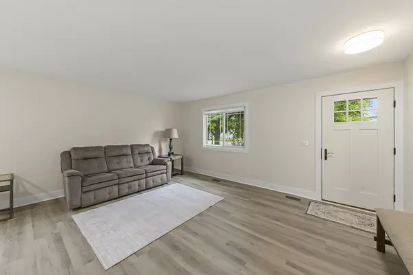 306 Drake CT, Bolingbrook, IL 60490