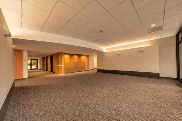 920 Davis RD, Elgin, IL 60123