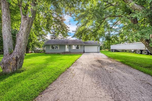 315 S Woodlawn RD, Creston, IL 60113