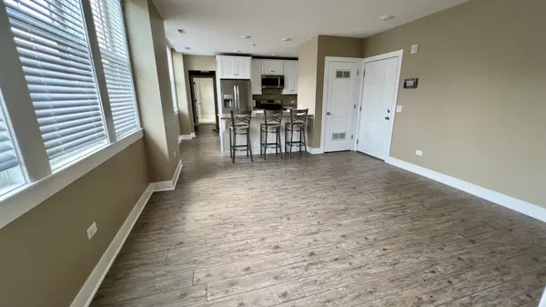 12 S 3rd ST #B, St. Charles, IL 60174