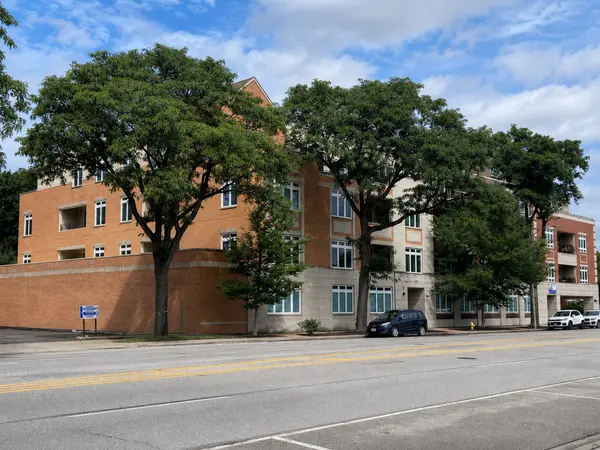 1202 Waukegan RD #210, Glenview, IL 60025
