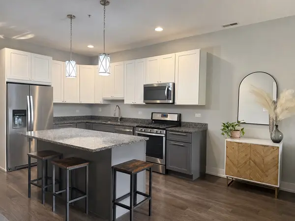 1202 Waukegan RD #210, Glenview, IL 60025