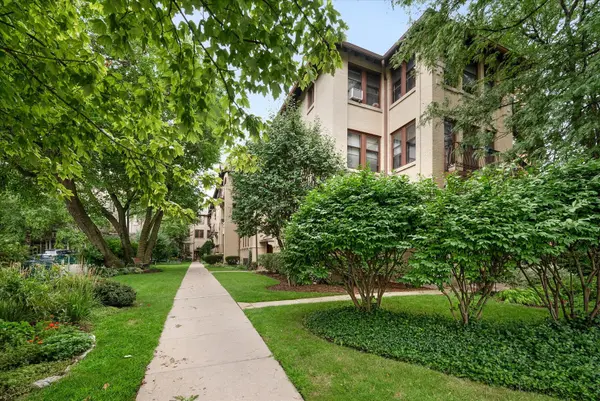 949 Lake ST #1F, Oak Park, IL 60301