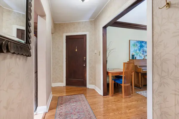949 Lake ST #1F, Oak Park, IL 60301