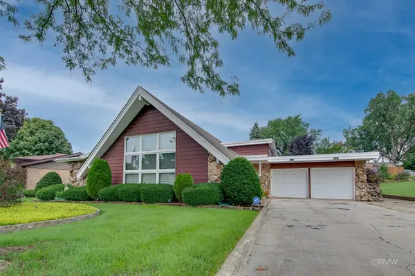 21W310 Tee LN, Itasca, IL 60143