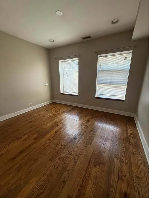 1062 W Chicago AVE #2E, Chicago, IL 60642