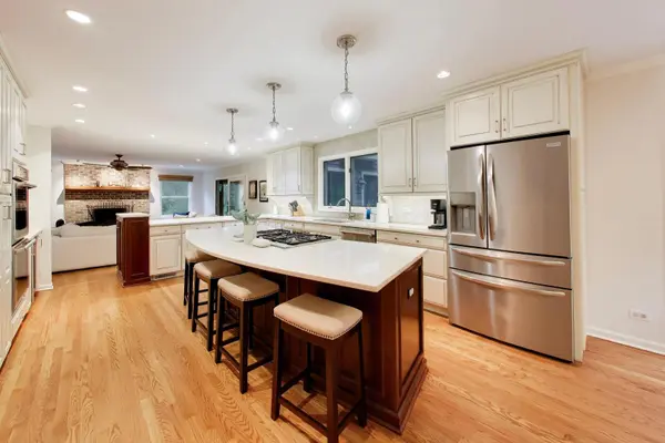 117 Stone Marsh LN, North Barrington, IL 60010