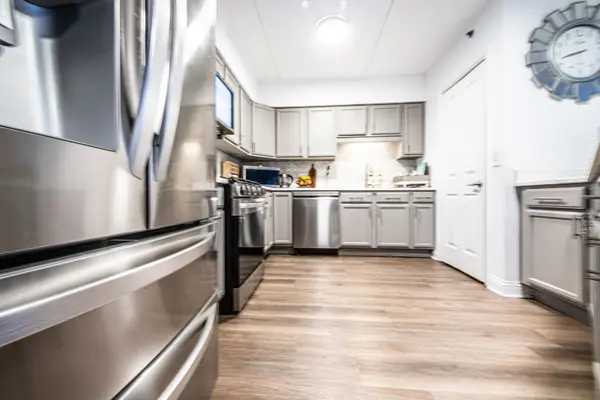 9864 W LELAND AVE #311, Schiller Park, IL 60176