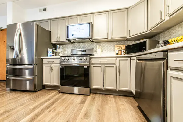 9864 W LELAND AVE #311, Schiller Park, IL 60176