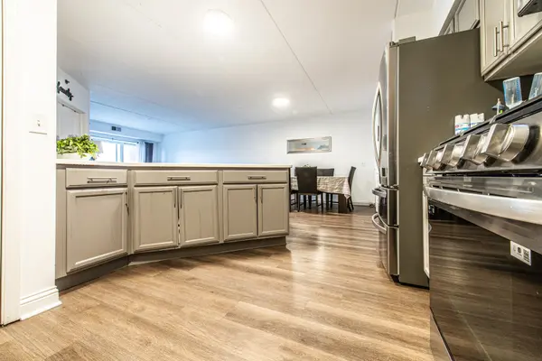 9864 W LELAND AVE #311, Schiller Park, IL 60176