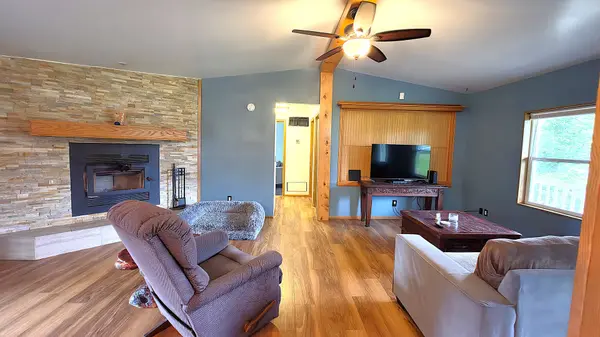 1941 W 53rd ST, Davenport, IA 52806