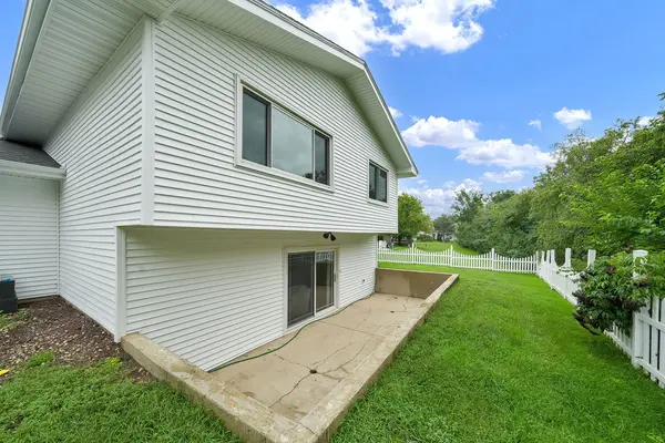 1441 Holland PL, Downers Grove, IL 60515