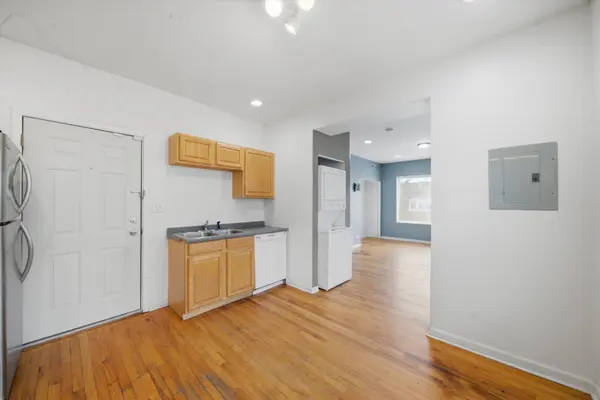 850 E 82nd ST #3, Chicago, IL 60619