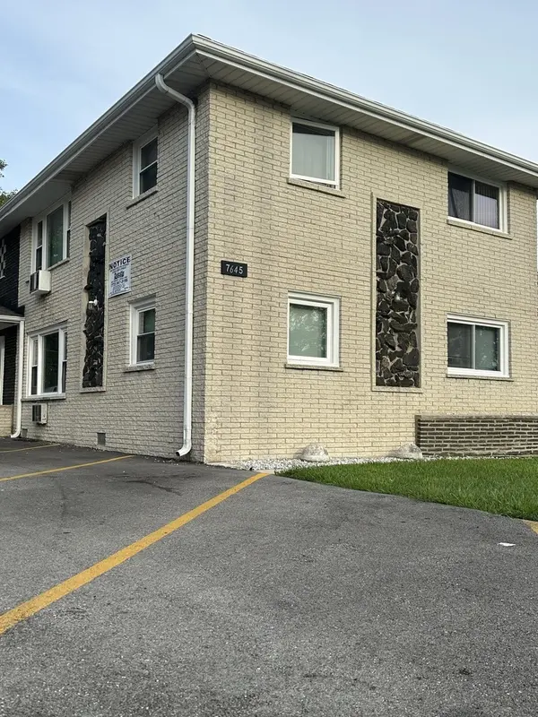 7645 S Roberts RD, Bridgeview, IL 60455